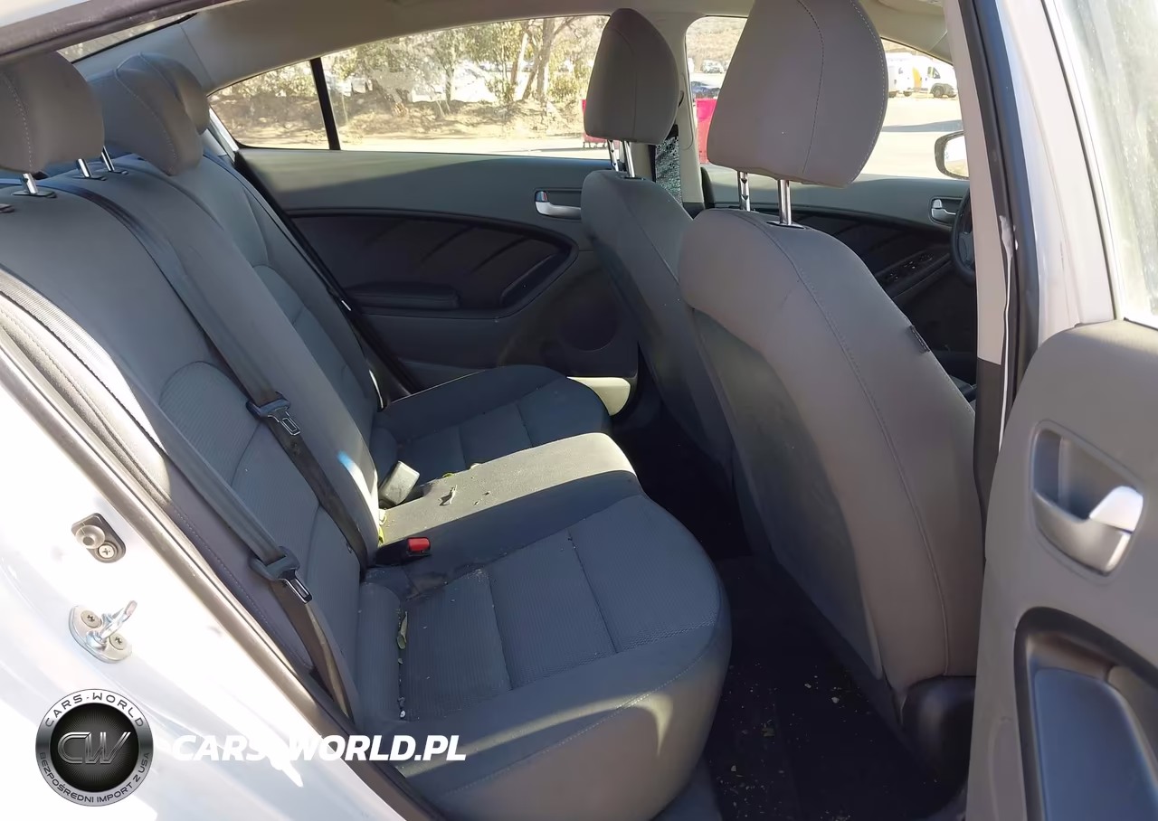 2017 Kia Forte Lx VIN:3KPFK4A72HE065152 - 8