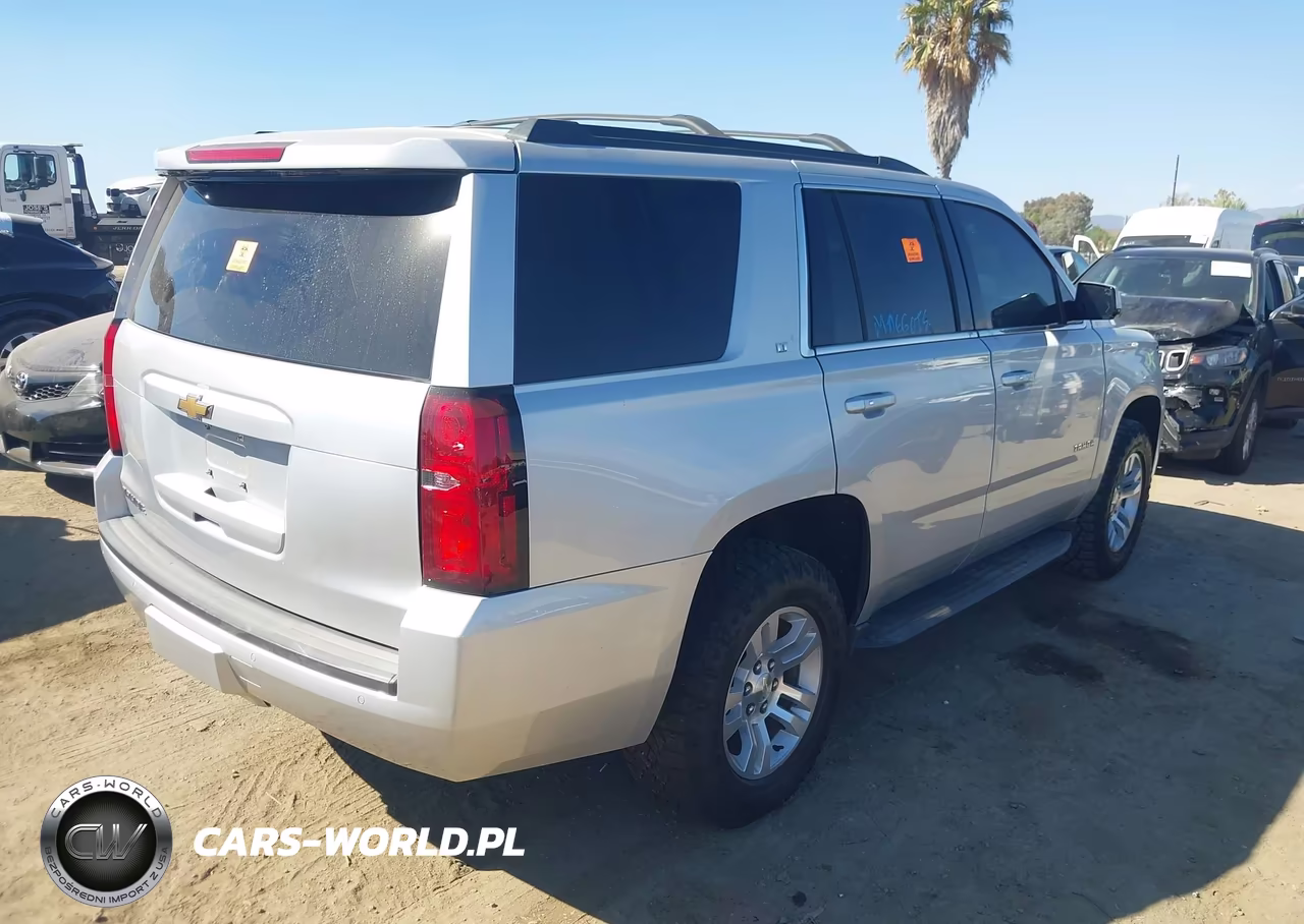 2019 Chevrolet Tahoe Lt VIN:1GNSKBKC4KR310311 - 4