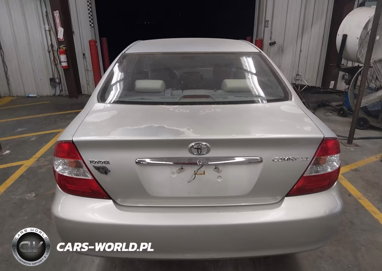 2002 Toyota Camry Le VIN:4T1BE32K92U502359 - 17