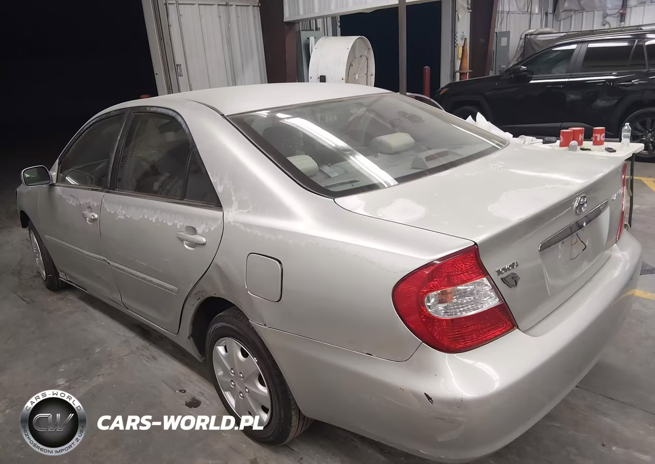 2002 Toyota Camry Le VIN:4T1BE32K92U502359 - 3
