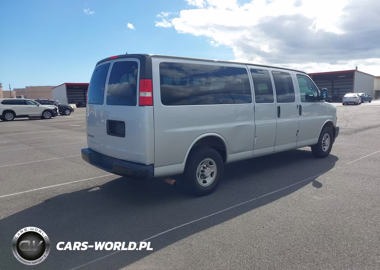 2018 Chevrolet Express 3500 Ls VIN:1GAZGNFG4J1299324 - 4