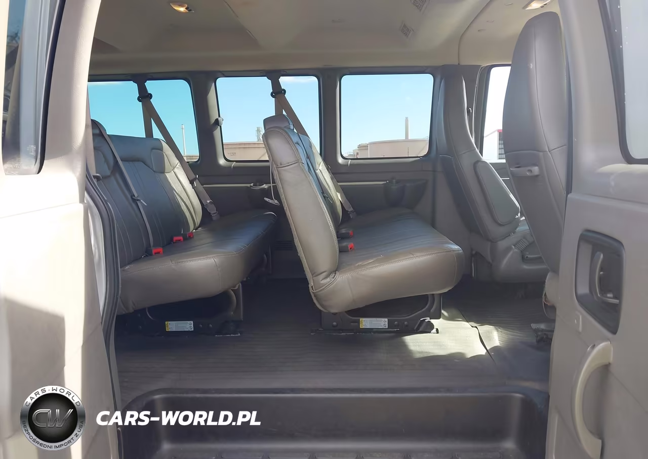 2018 Chevrolet Express 3500 Ls VIN:1GAZGNFG4J1299324 - 8
