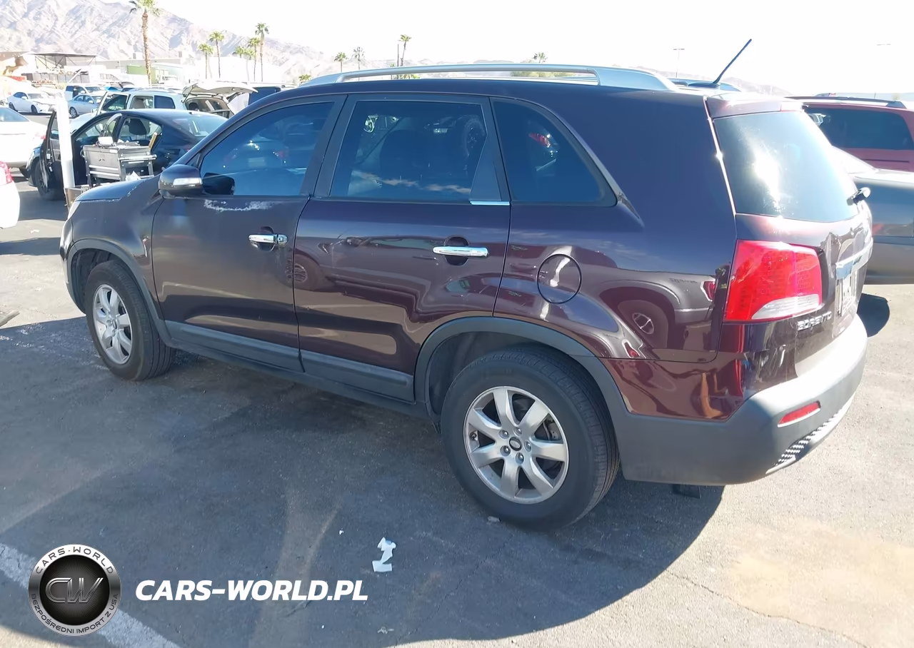 2011 Kia Sorento Lx V6 VIN:5XYKT4A24BG158085 - 3