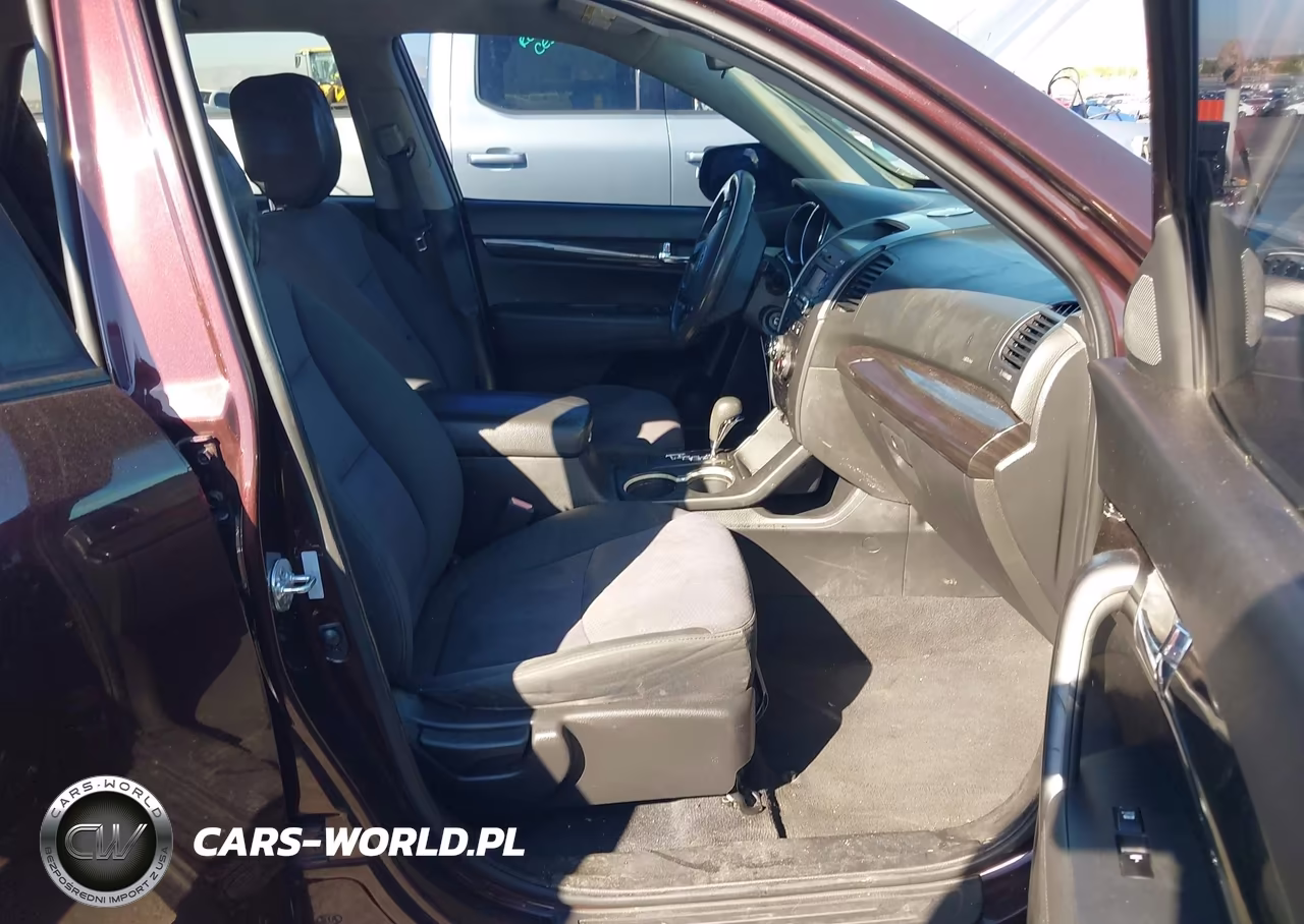 2011 Kia Sorento Lx V6 VIN:5XYKT4A24BG158085 - 5