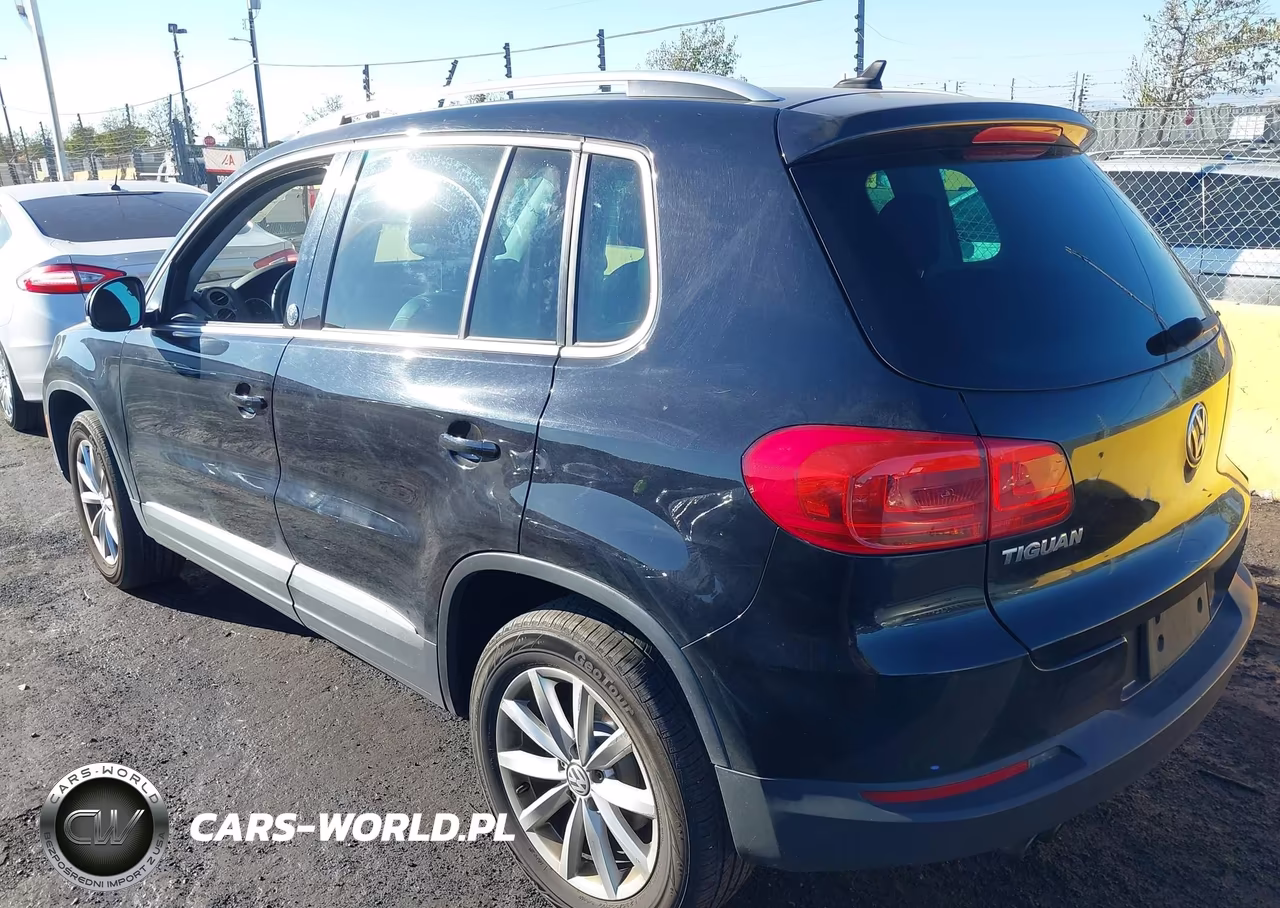 2017 Volkswagen Tiguan 2.0T Wolfsburg Edition VIN:WVGRV7AX4HK003041 - 3