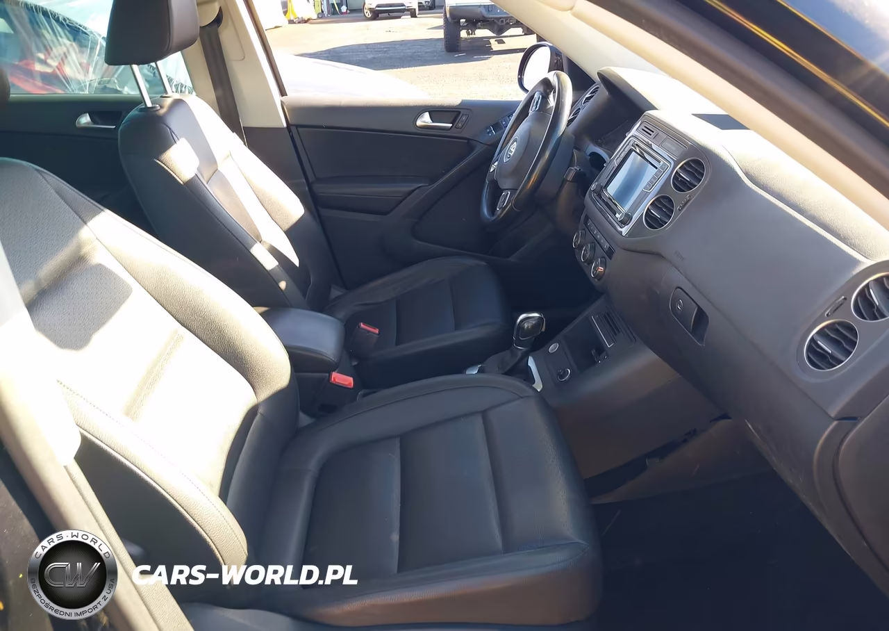 2017 Volkswagen Tiguan 2.0T Wolfsburg Edition VIN:WVGRV7AX4HK003041 - 5