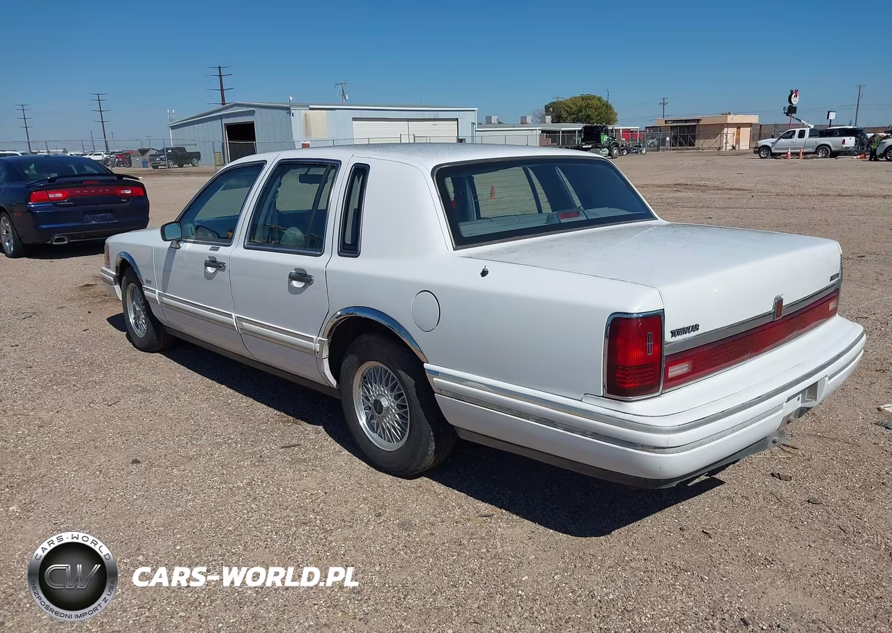 1993 Lincoln Town Car Executive VIN:1LNLM81W3PY734593 - 3