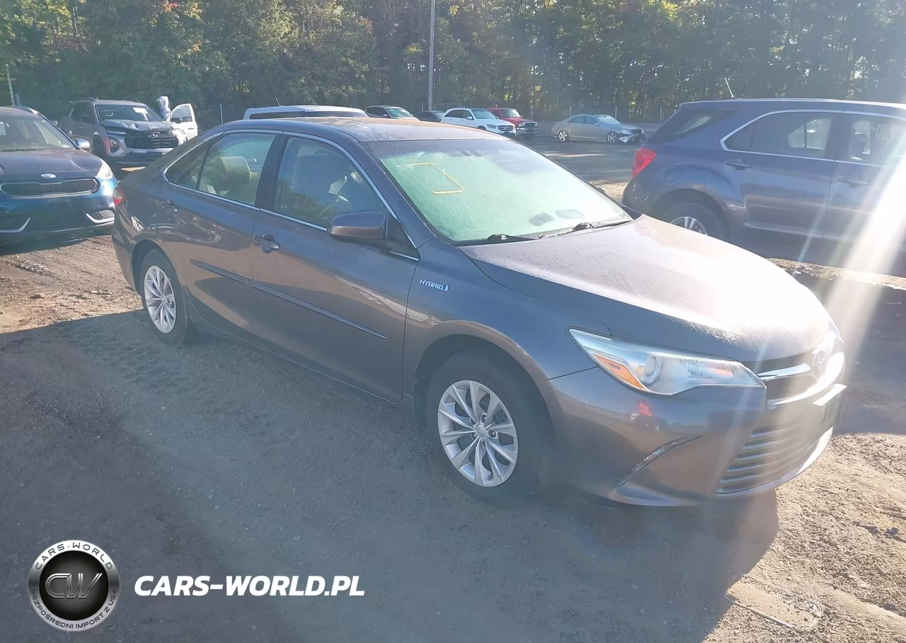 2015 Toyota Camry Hybrid Le
