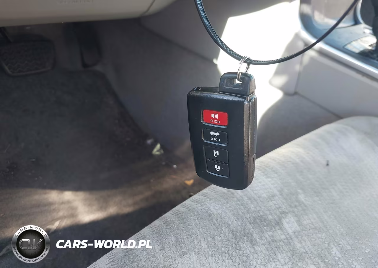2015 Toyota Camry Hybrid Le VIN:4T1BD1FK9FU172102 - 11