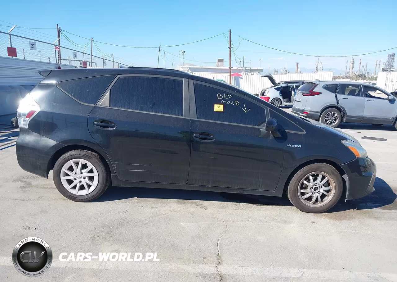 2013 Toyota Prius V Three VIN:JTDZN3EU7D3194066 - 13