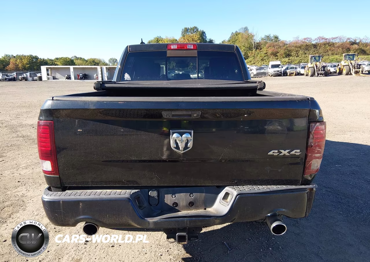 2015 Ram 1500 Sport VIN:1C6RR7MT9FS625897 - 16
