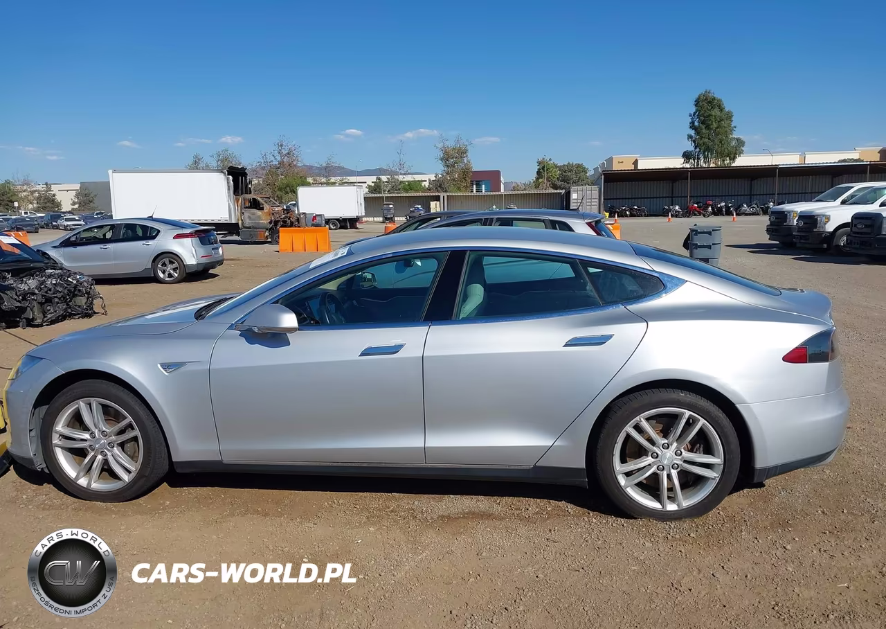 2013 Tesla Model S VIN:5YJSA1CN0DFP19792 - 13