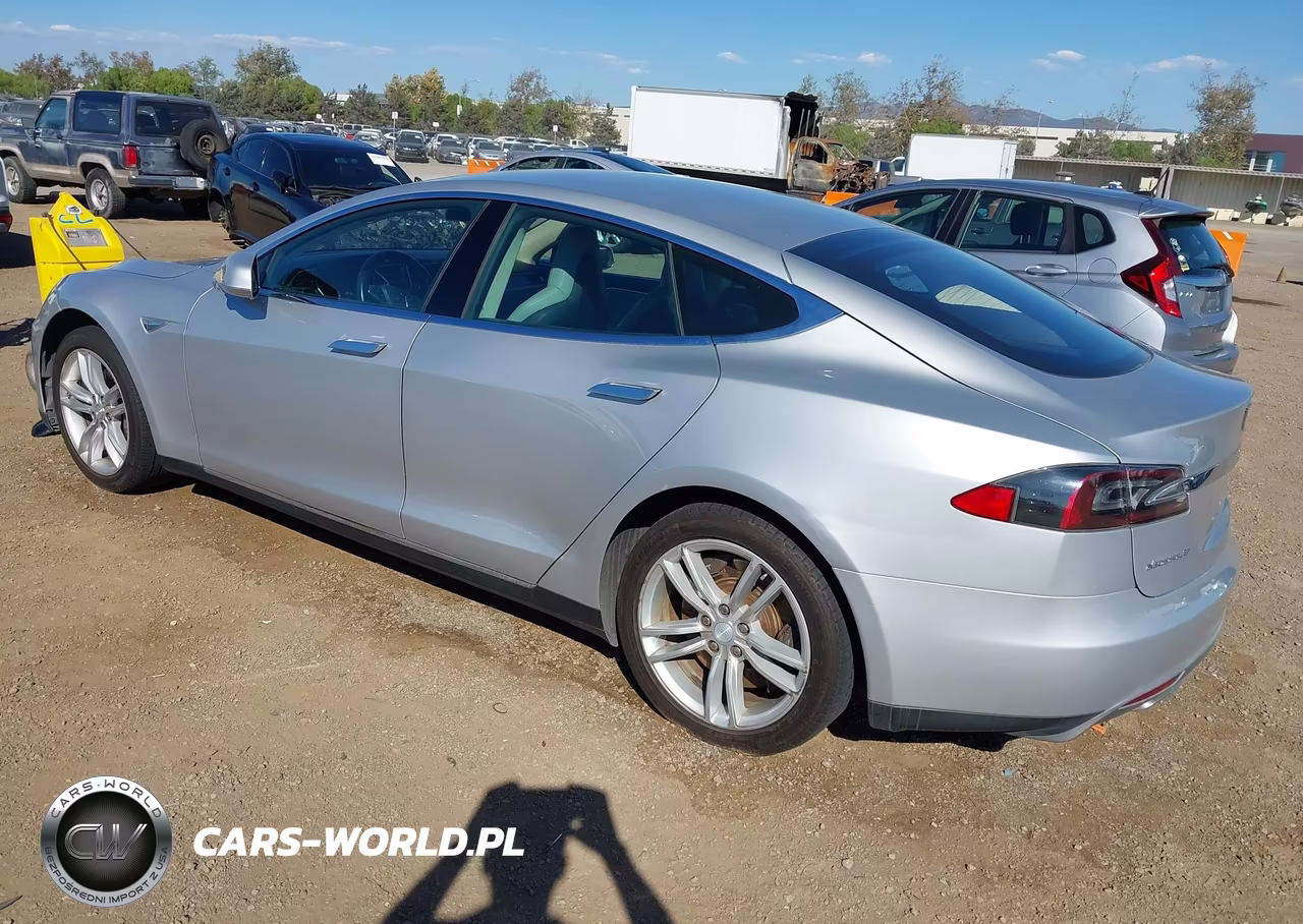 2013 Tesla Model S VIN:5YJSA1CN0DFP19792 - 3