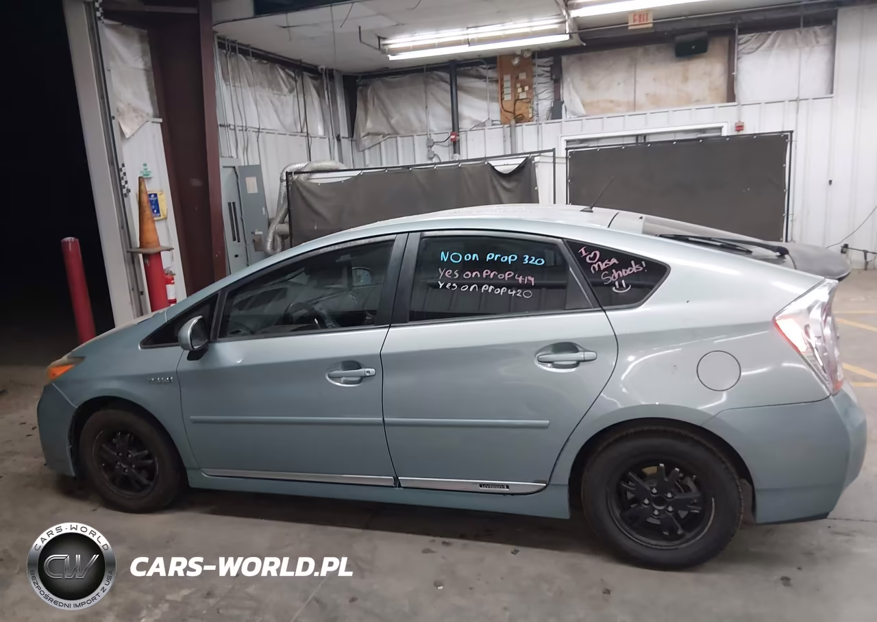 2012 Toyota Prius Two VIN:JTDKN3DU3C1544855 - 14