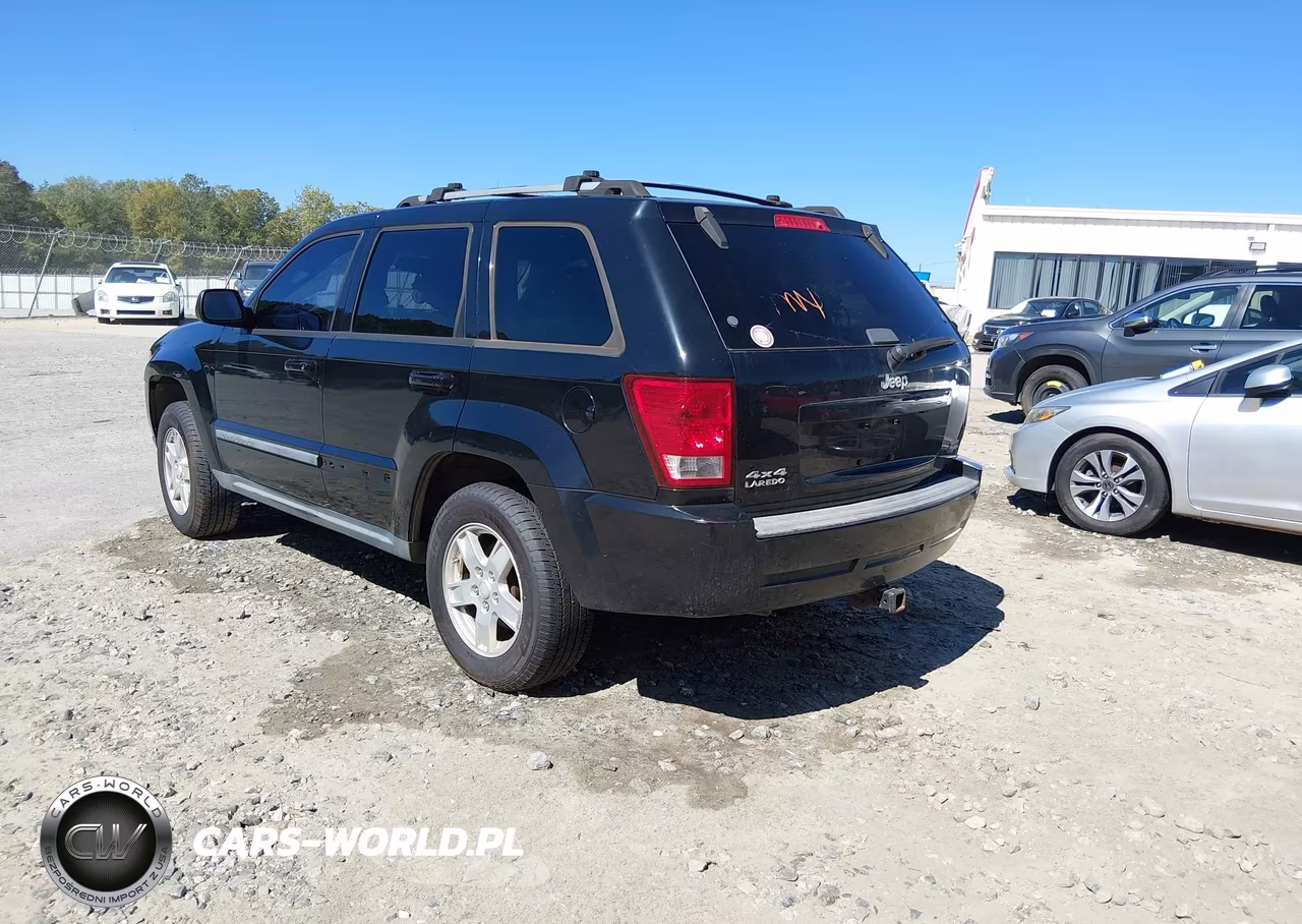 2007 Jeep Grand Cherokee Laredo VIN:1J8HR48P07C522162 - 3