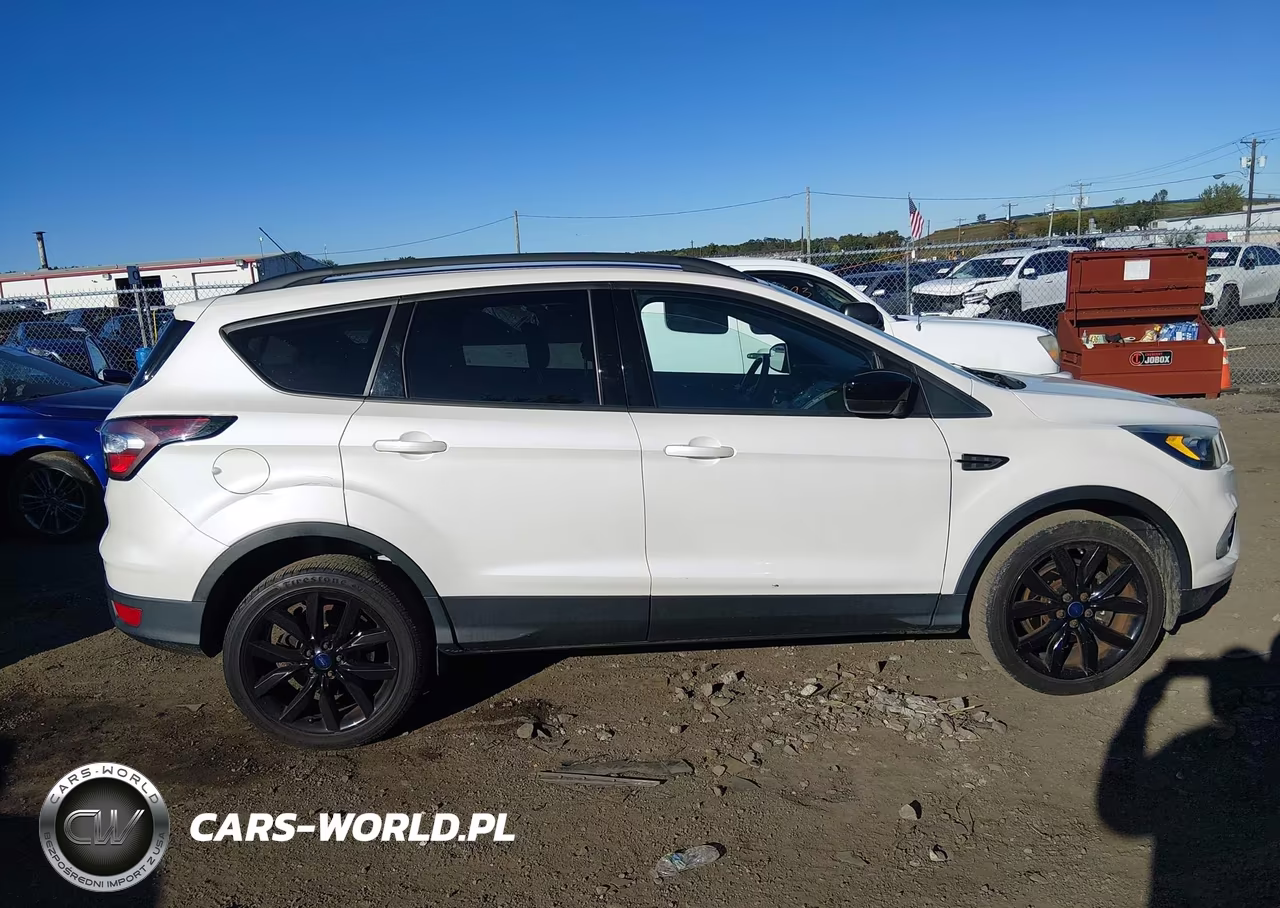 2018 Ford Escape Se VIN:1FMCU9GD0JUB33152 - 13