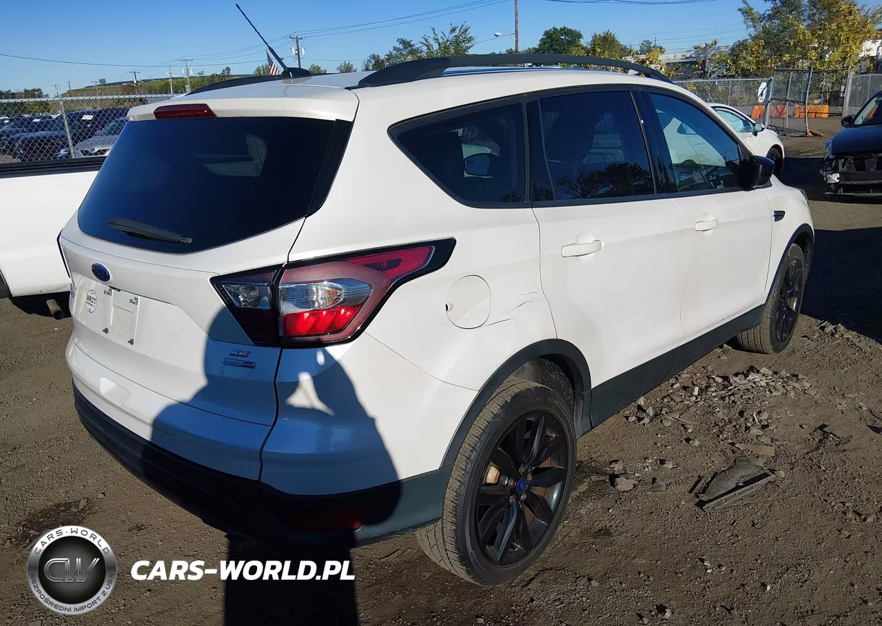 2018 Ford Escape Se VIN:1FMCU9GD0JUB33152 - 4