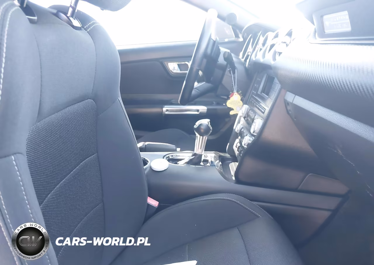 2016 Ford Mustang V6 VIN:1FA6P8AM5G5232313 - 5