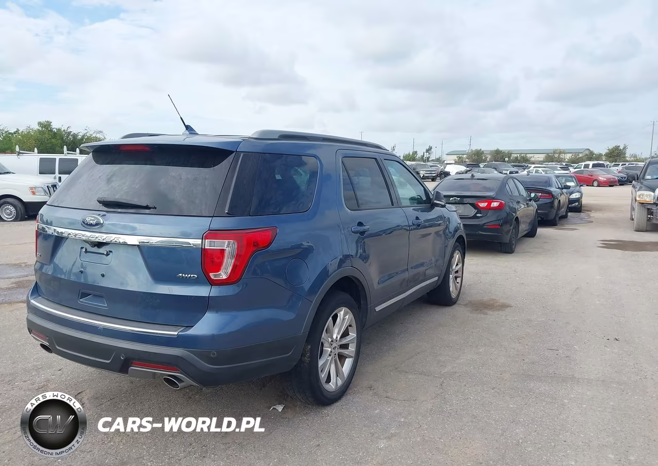 2018 Ford Explorer Xlt VIN:1FM5K8D8XJGB76945 - 4