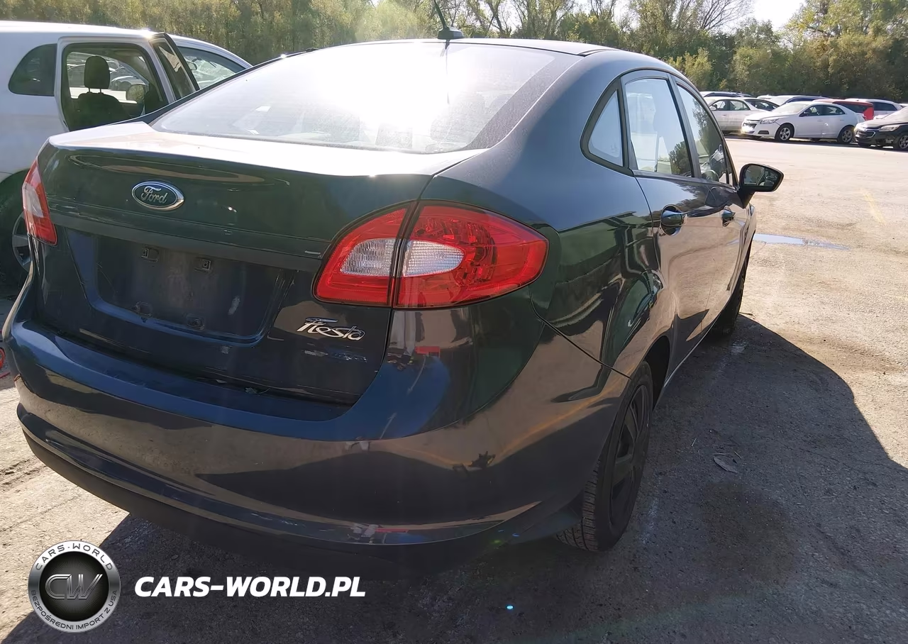 2013 Ford Fiesta S VIN:3FADP4AJ7DM213113 - 4