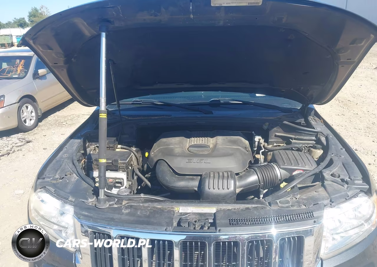 2011 Jeep Grand Cherokee Laredo VIN:1J4RS4GG8BC579679 - 10