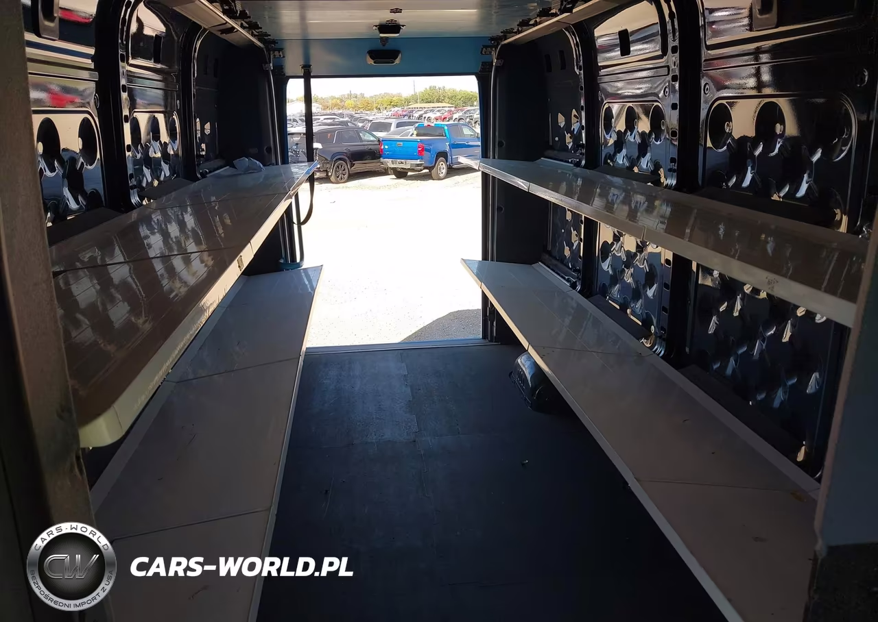 2024 Rivian Delivery 700 VIN:7FCEHEB29RN020283 - 8