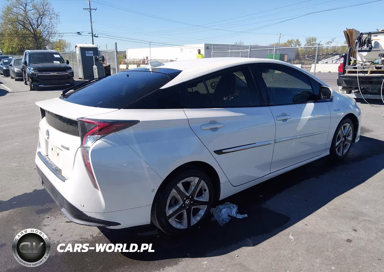 2016 Toyota Prius Four Touring VIN:JTDKARFU5G3024534 - 4