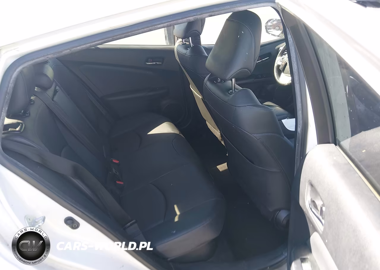 2016 Toyota Prius Four Touring VIN:JTDKARFU5G3024534 - 8
