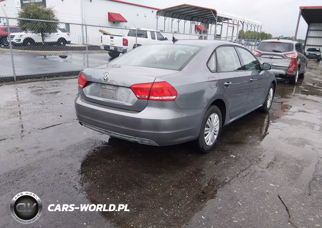 2014 Volkswagen Passat 1.8T Wolfsburg Edition VIN:1VWAT7A38EC065730 - 4