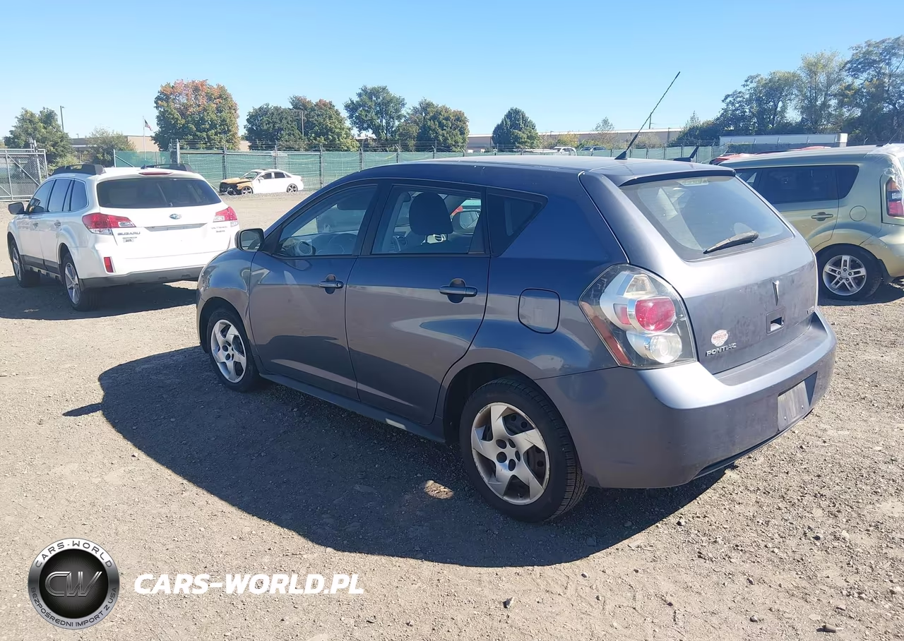 2010 Pontiac Vibe VIN:5Y2SP6E85AZ406942 - 3