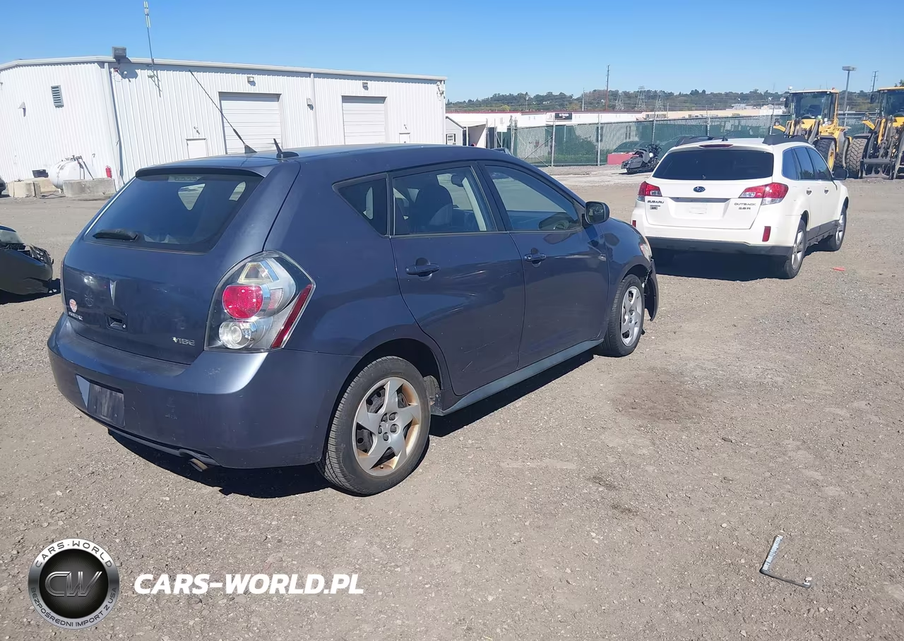 2010 Pontiac Vibe VIN:5Y2SP6E85AZ406942 - 4