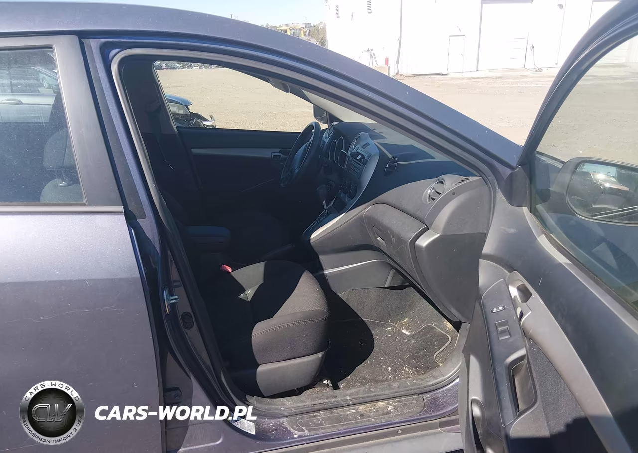 2010 Pontiac Vibe VIN:5Y2SP6E85AZ406942 - 5