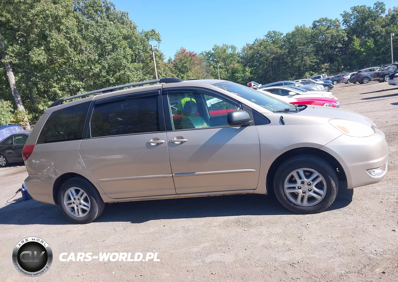 2004 Toyota Sienna Le VIN:5TDZA23C14S215721 - 13