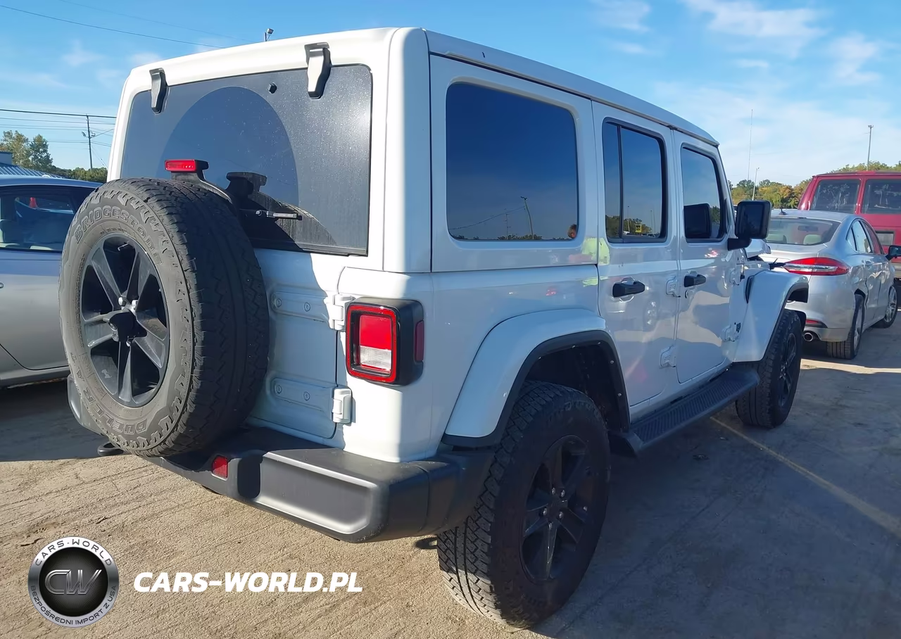 2022 Jeep Wrangler Unlimited Sahara Altitude 4X4 VIN:1C4HJXEN9NW237121 - 4