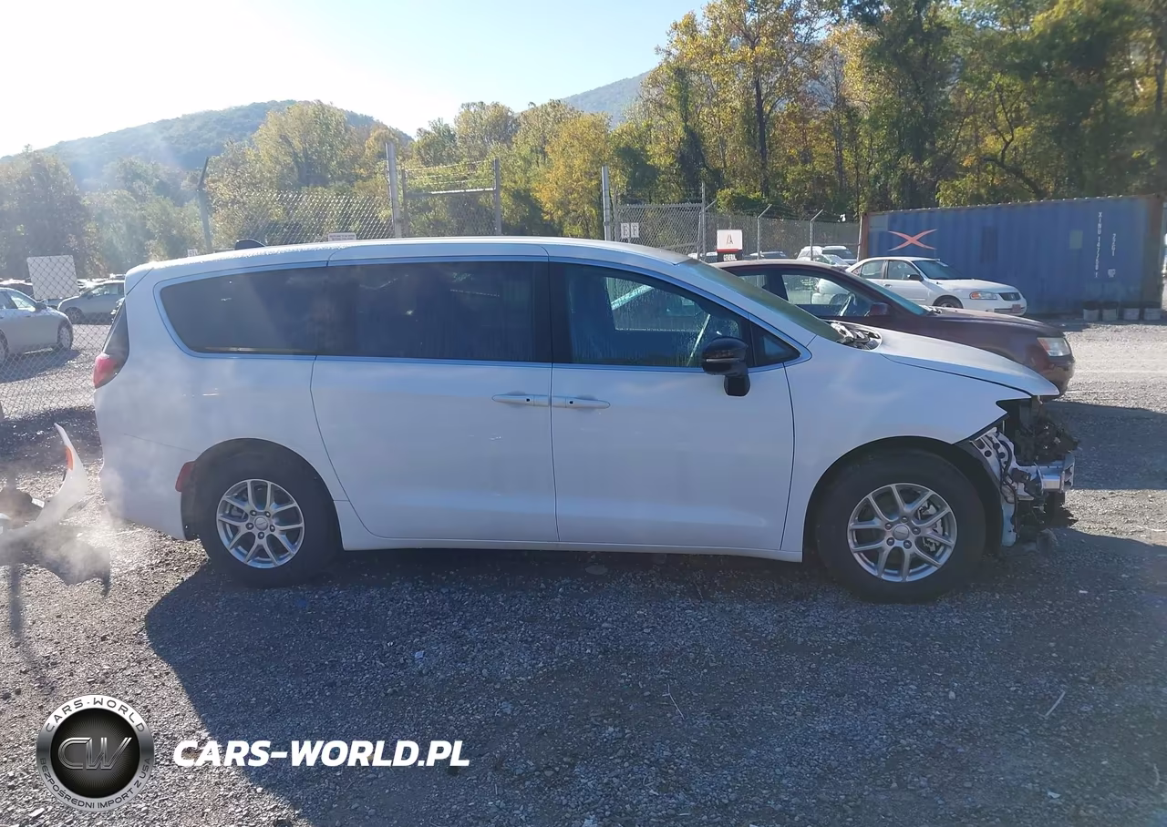 2027 Chrysler Pacifica VIN:2C4RC1BG0VR580412 - 13