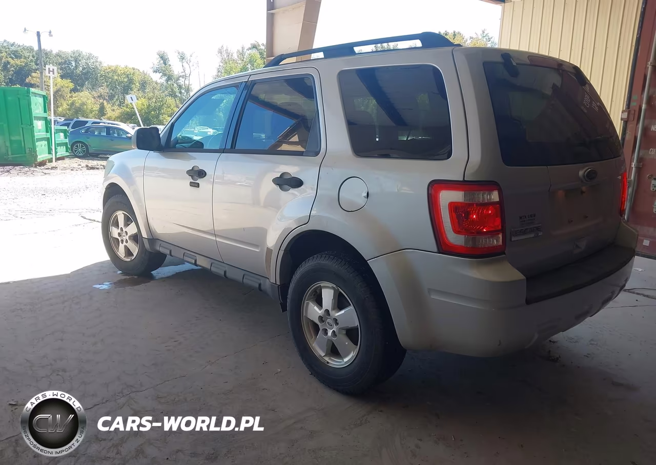 2011 Ford Escape Xlt VIN:1FMCU0D76BKB35057 - 3