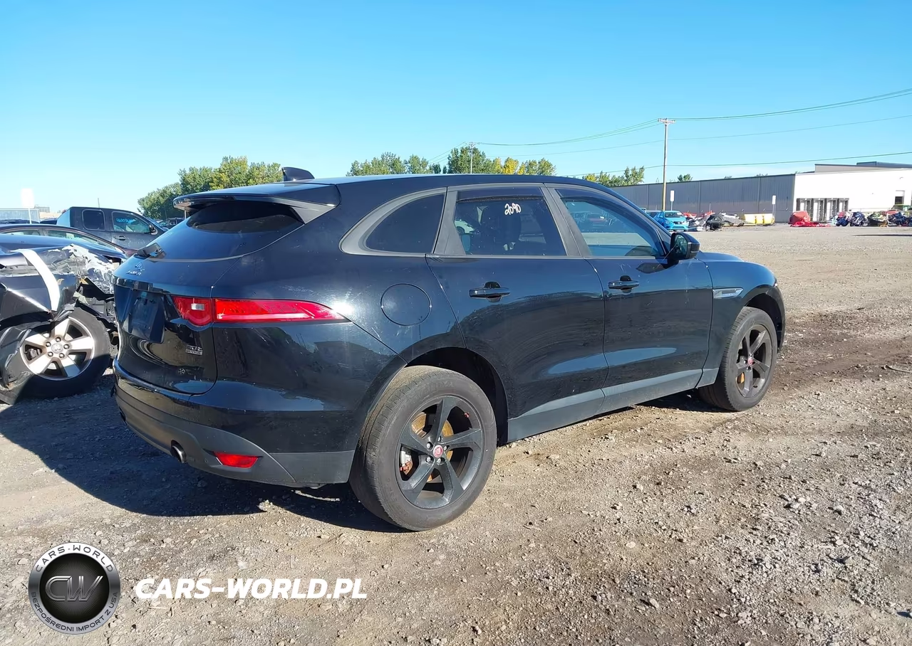 2018 Jaguar F-Pace 30T Premium VIN:SADCJ2GX9JA236977 - 4