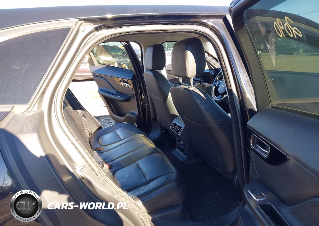 2018 Jaguar F-Pace 30T Premium VIN:SADCJ2GX9JA236977 - 8