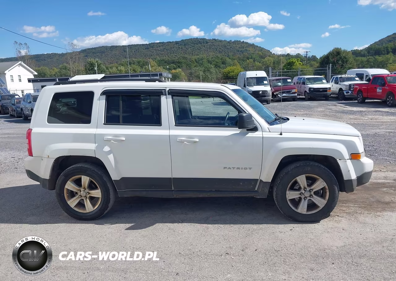 2015 Jeep Patriot Latitude VIN:1C4NJRFB4FD148198 - 14