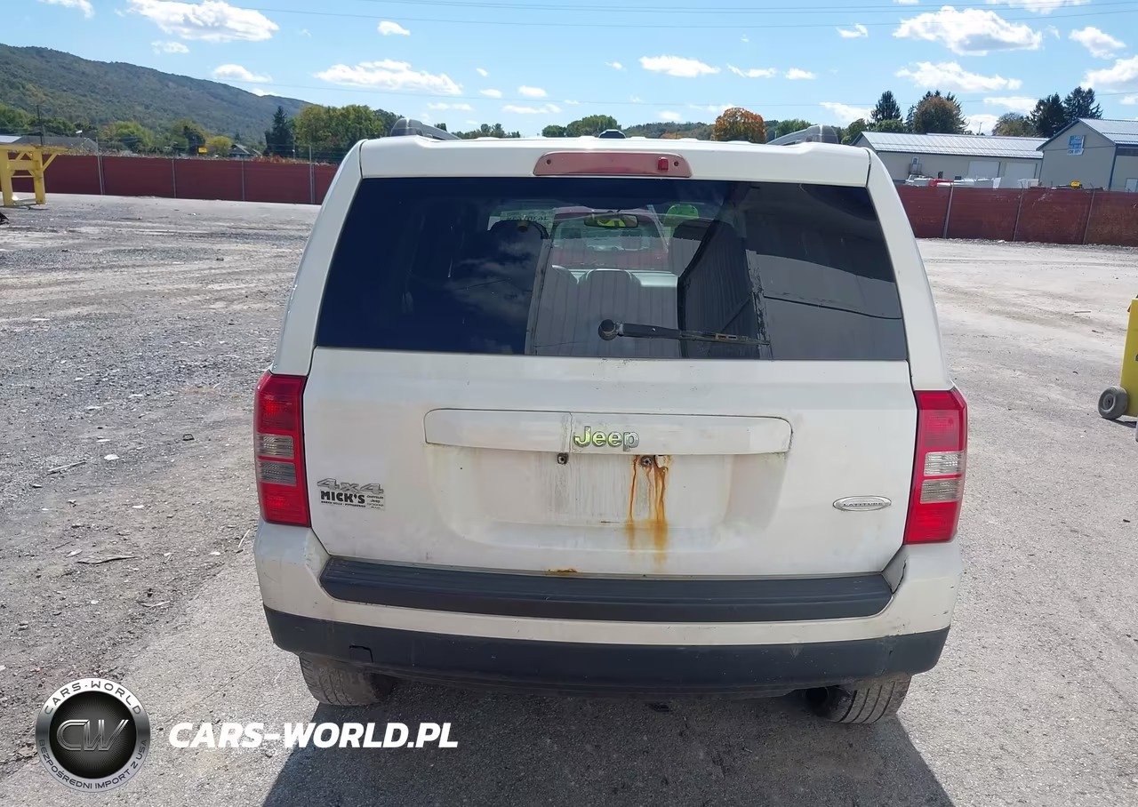 2015 Jeep Patriot Latitude VIN:1C4NJRFB4FD148198 - 17