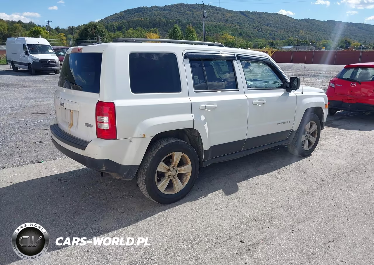 2015 Jeep Patriot Latitude VIN:1C4NJRFB4FD148198 - 4