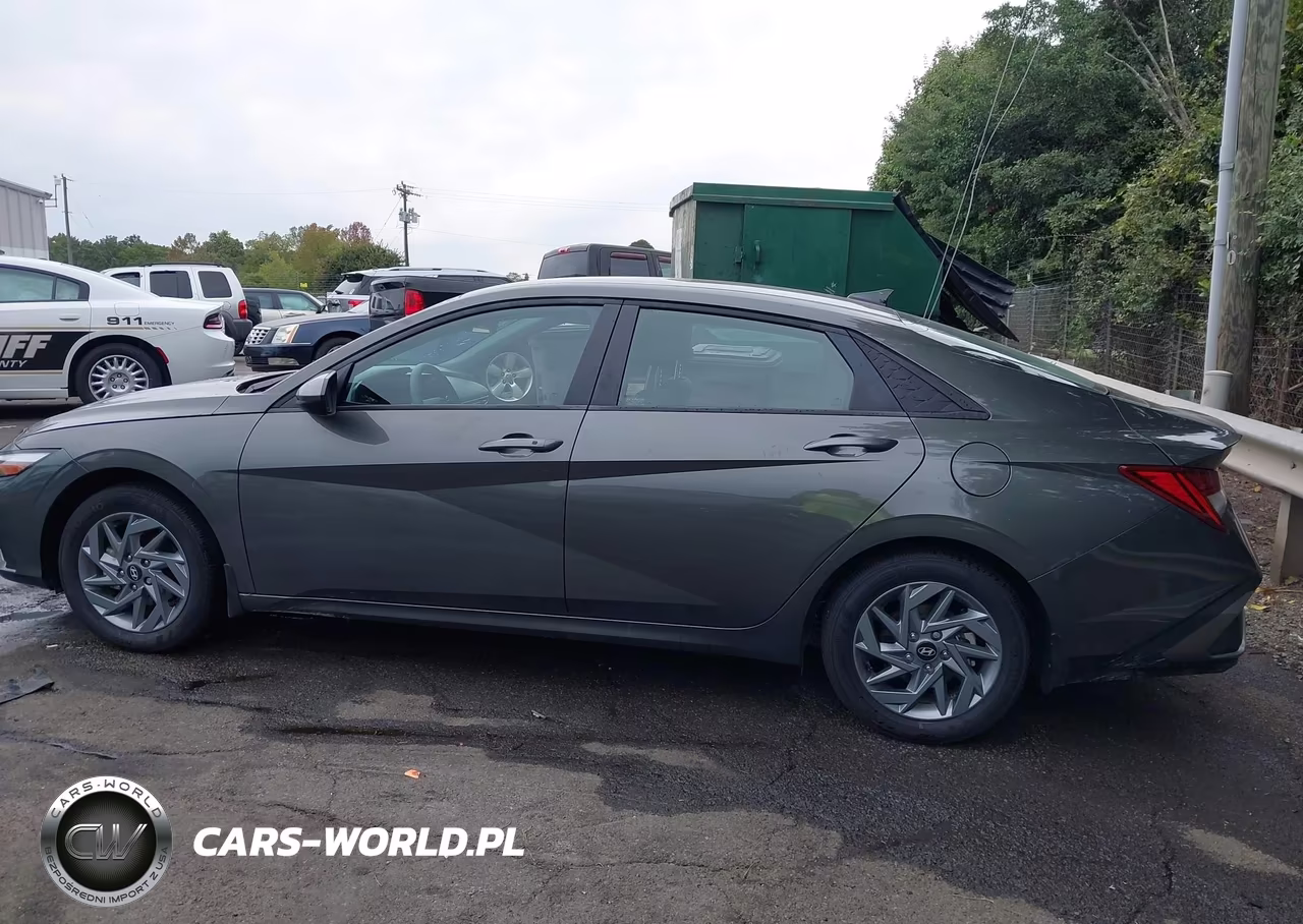 2025 Hyundai Elantra Hybrid Blue VIN:KMHLM4DJ2SU140117 - 15