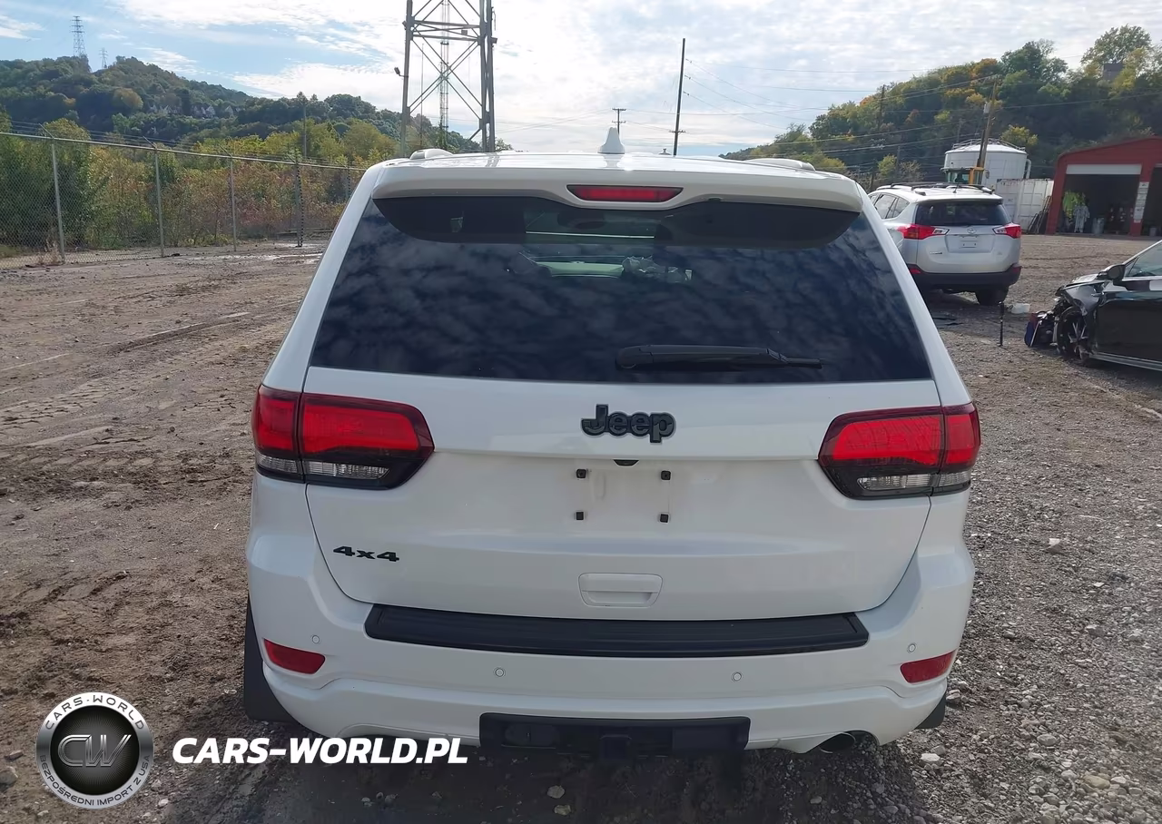 2017 Jeep Grand Cherokee Altitude 4X4 VIN:1C4RJFAG0HC797637 - 16