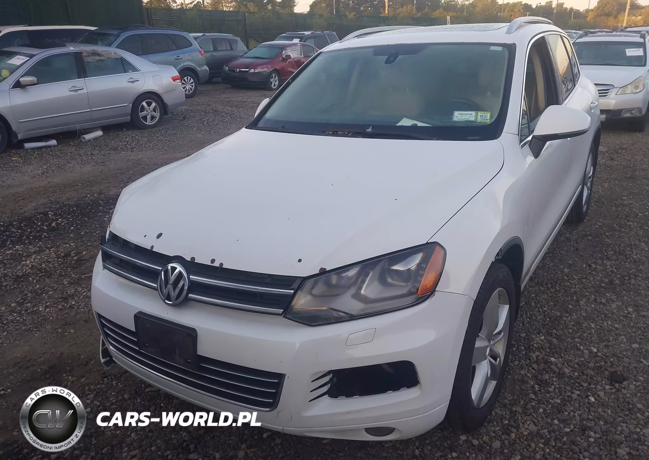 2014 Volkswagen Touareg 3.6L Lux VIN:WVGEF9BP3ED001464 - 12
