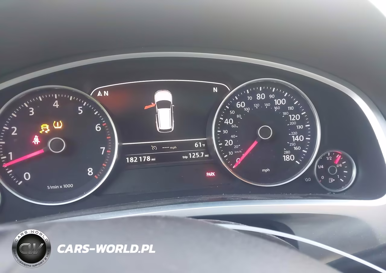 2014 Volkswagen Touareg 3.6L Lux VIN:WVGEF9BP3ED001464 - 15