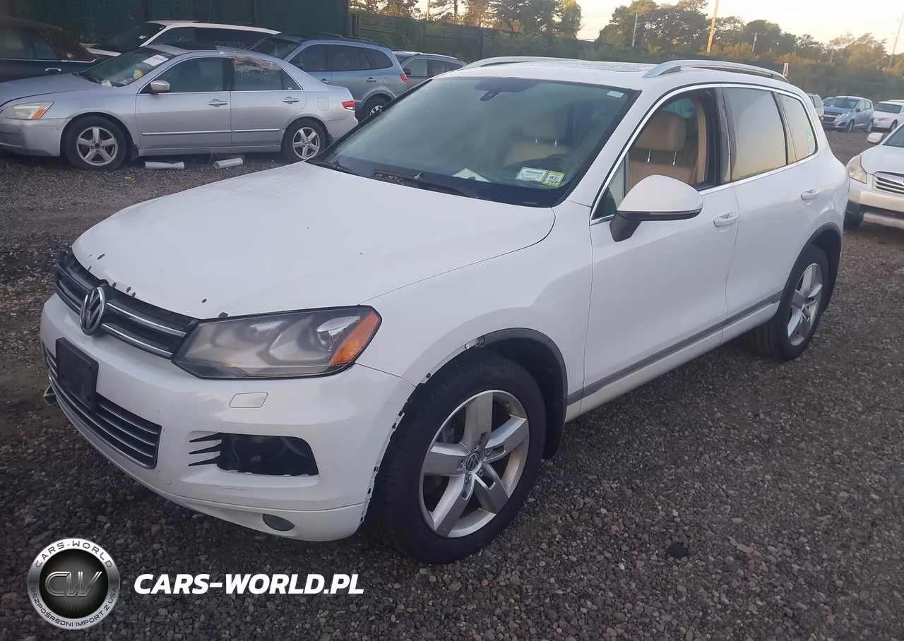 2014 Volkswagen Touareg 3.6L Lux VIN:WVGEF9BP3ED001464 - 2