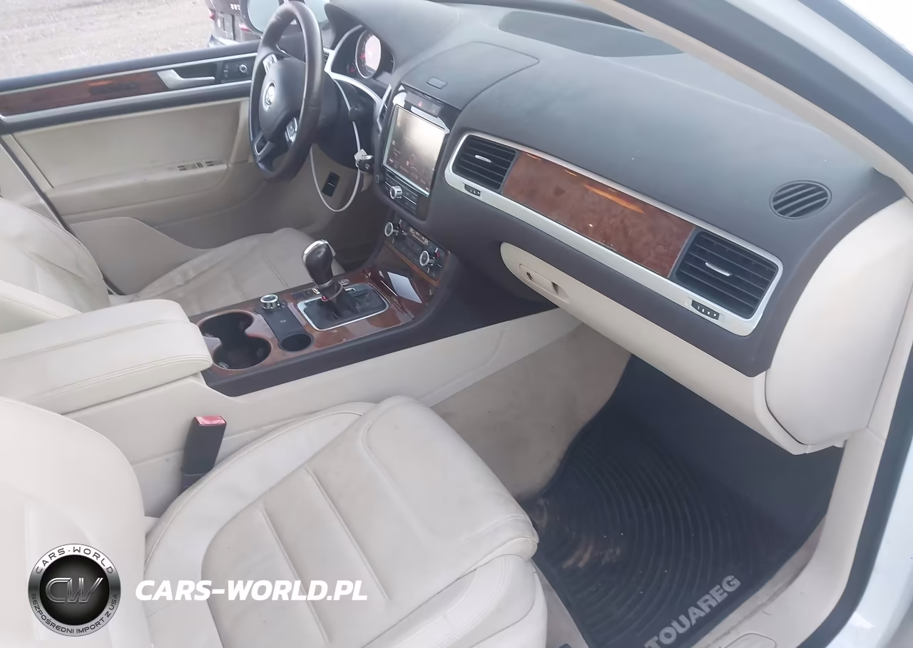 2014 Volkswagen Touareg 3.6L Lux VIN:WVGEF9BP3ED001464 - 5