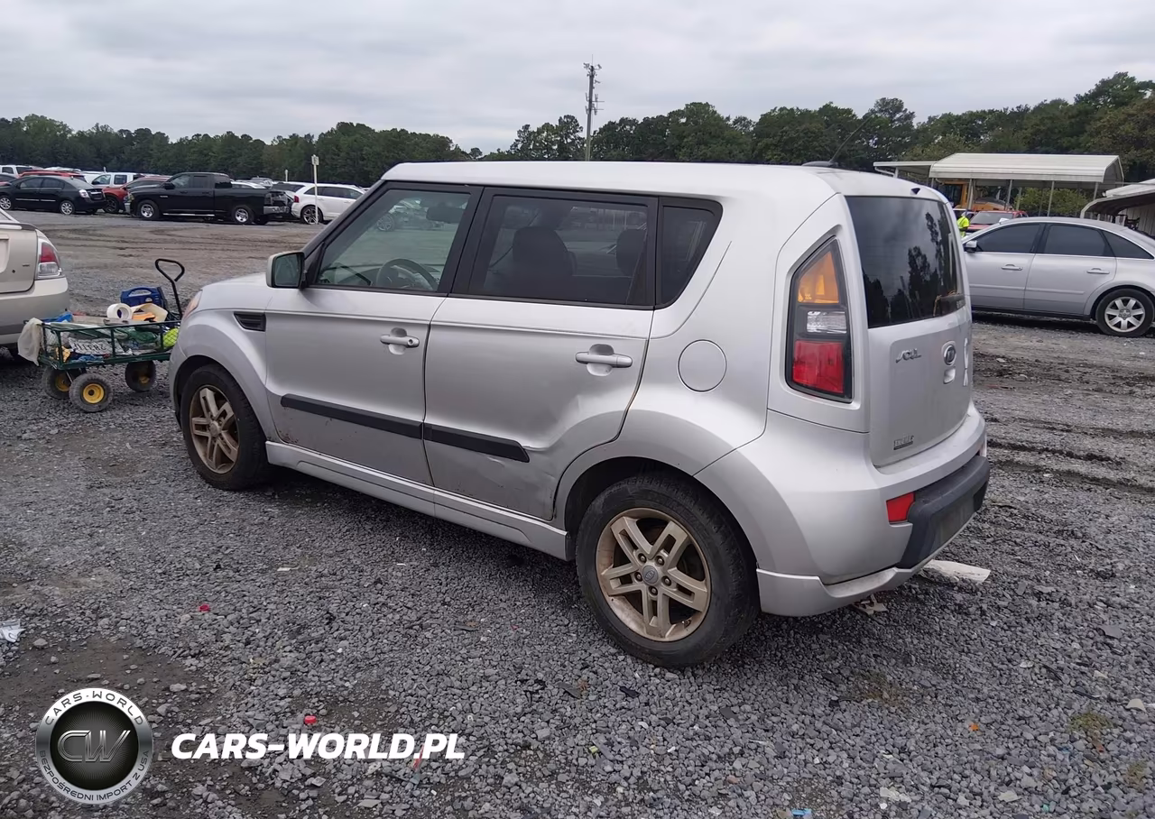 2011 Kia Soul + VIN:KNDJT2A2XB7309038 - 3
