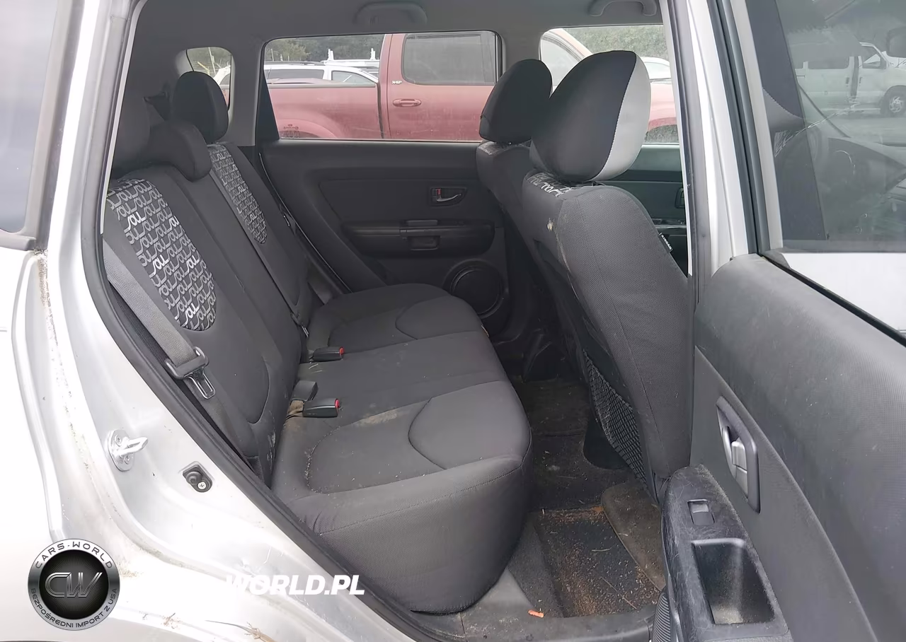 2011 Kia Soul + VIN:KNDJT2A2XB7309038 - 8