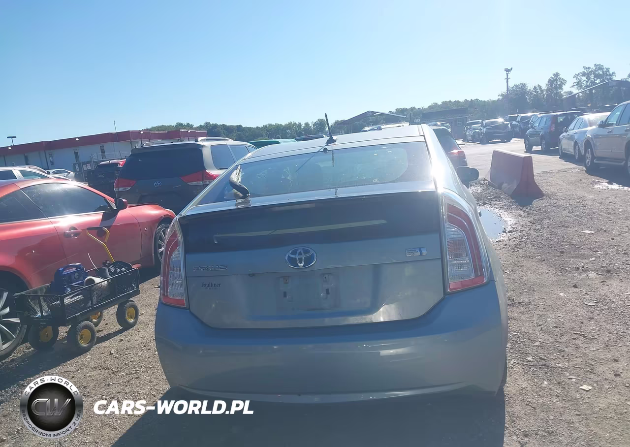 2014 Toyota Prius Four VIN:JTDKN3DU2E1840789 - 16
